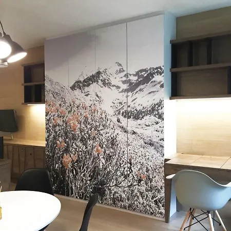 太阳谷公寓 公寓 *